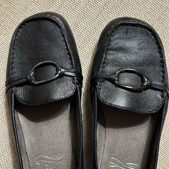 Aerosoles Dubious Leather Ring Strap Detail StitchNTurn Loafers Flats Slip On - Picture 6 of 13